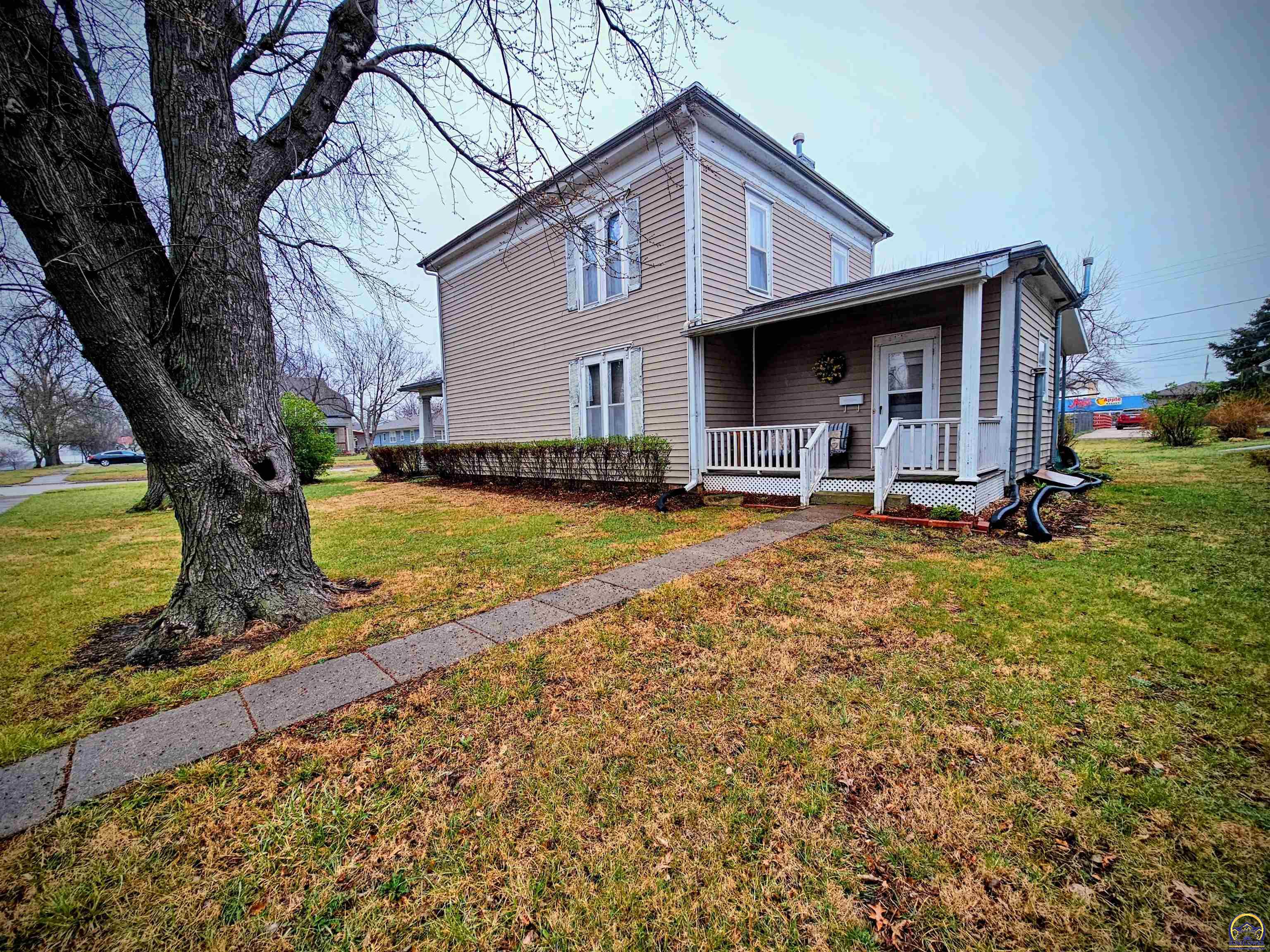 114 North 3rd Street Seneca, KS 66538 - Photo 8 of 18