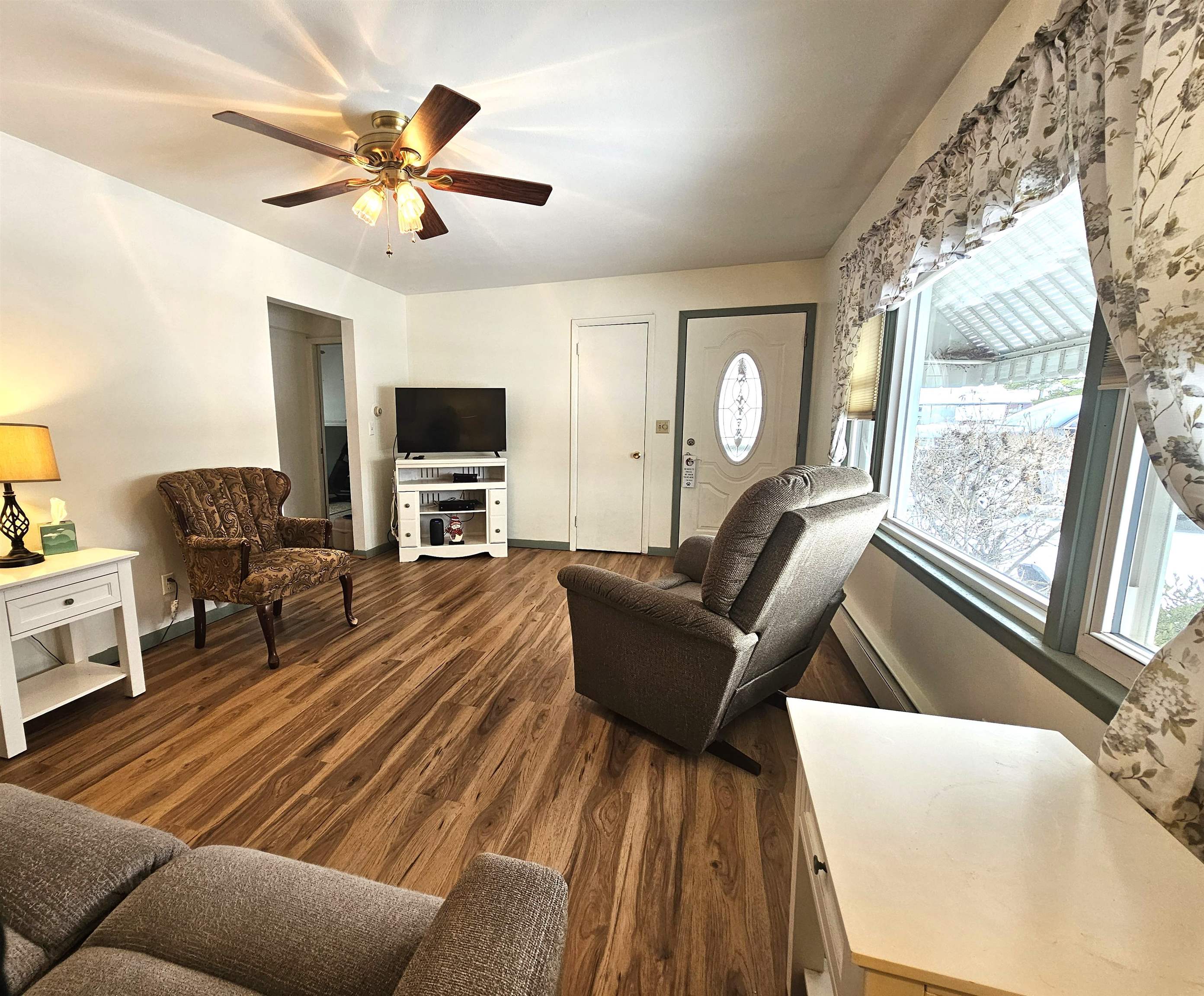 631 Maxon Street Waupun, WI 53963 - Photo 3 of 16