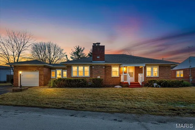 $1,850 | 277 Herbert Street, Alton, IL 62002