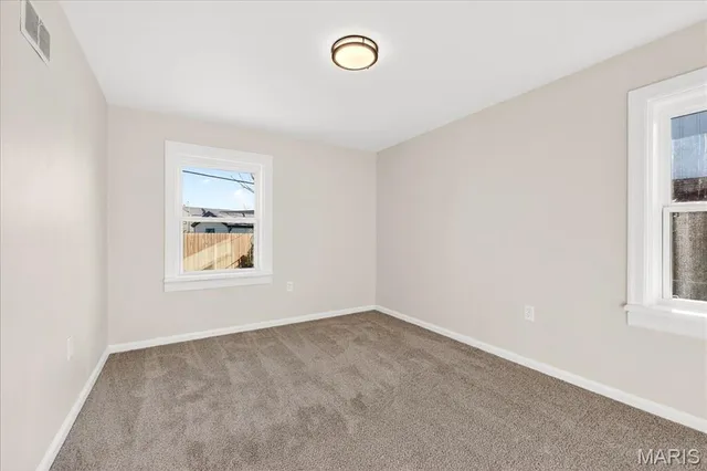 $1,850 | 277 Herbert Street, Alton, IL 62002