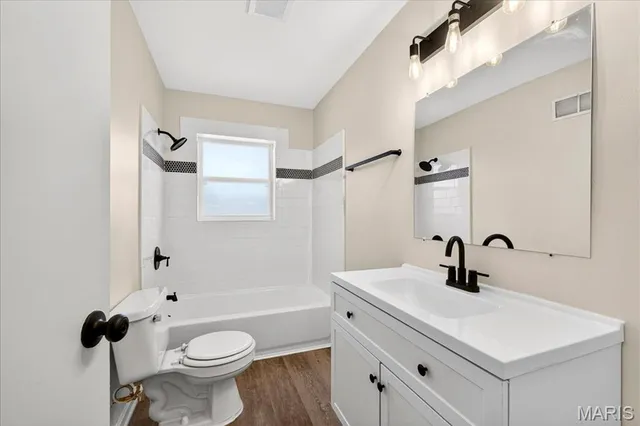 $1,850 | 277 Herbert Street, Alton, IL 62002