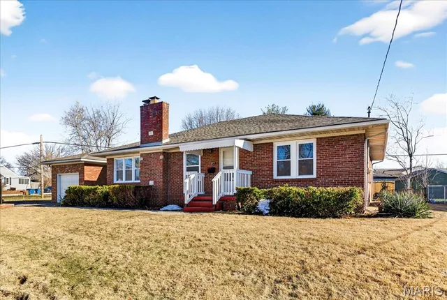 $1,850 | 277 Herbert Street, Alton, IL 62002