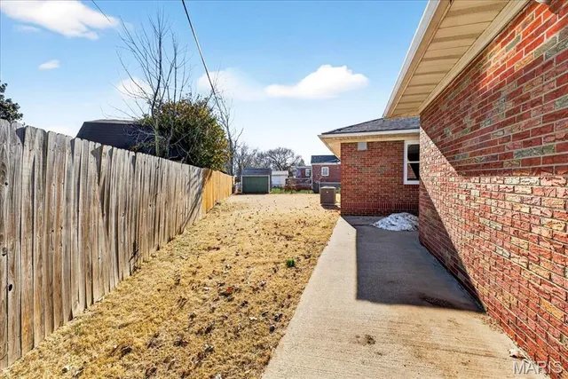 $1,850 | 277 Herbert Street, Alton, IL 62002