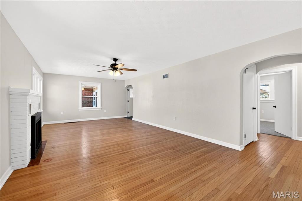 277 Herbert Street Alton, IL 62002 - Photo 4 of 35