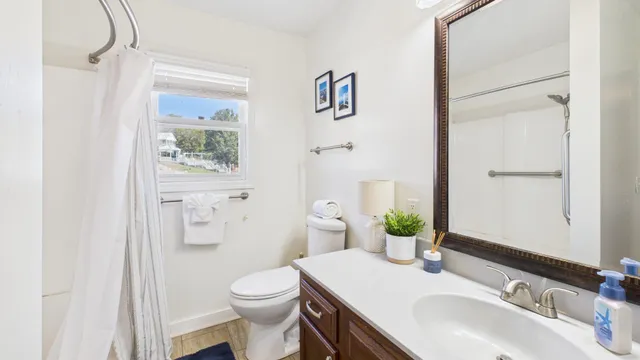 a bathroom with a bath tub