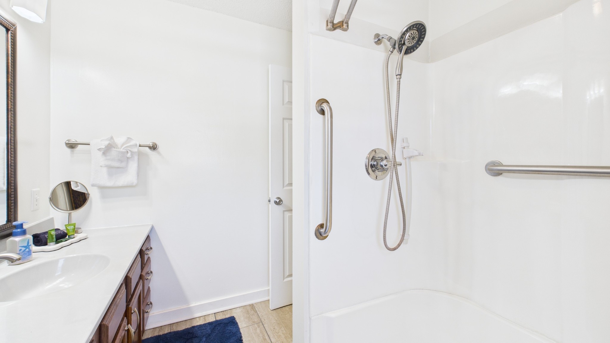 103 Harbor View Drive Grand Rivers, KY 42045 - Photo 18 of 38 a bathroom with a bath tub