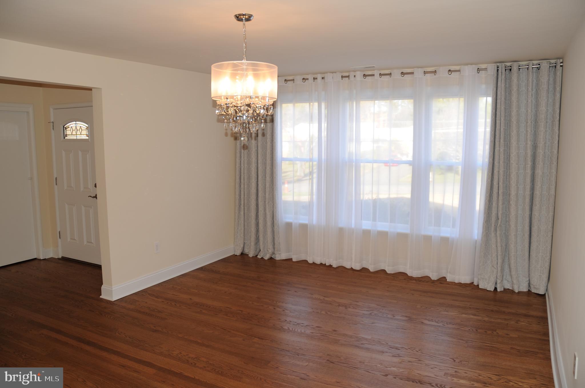 16632 Alden Avenue Gaithersburg, MD 20877 - Photo 13 of 57 Separate dining room