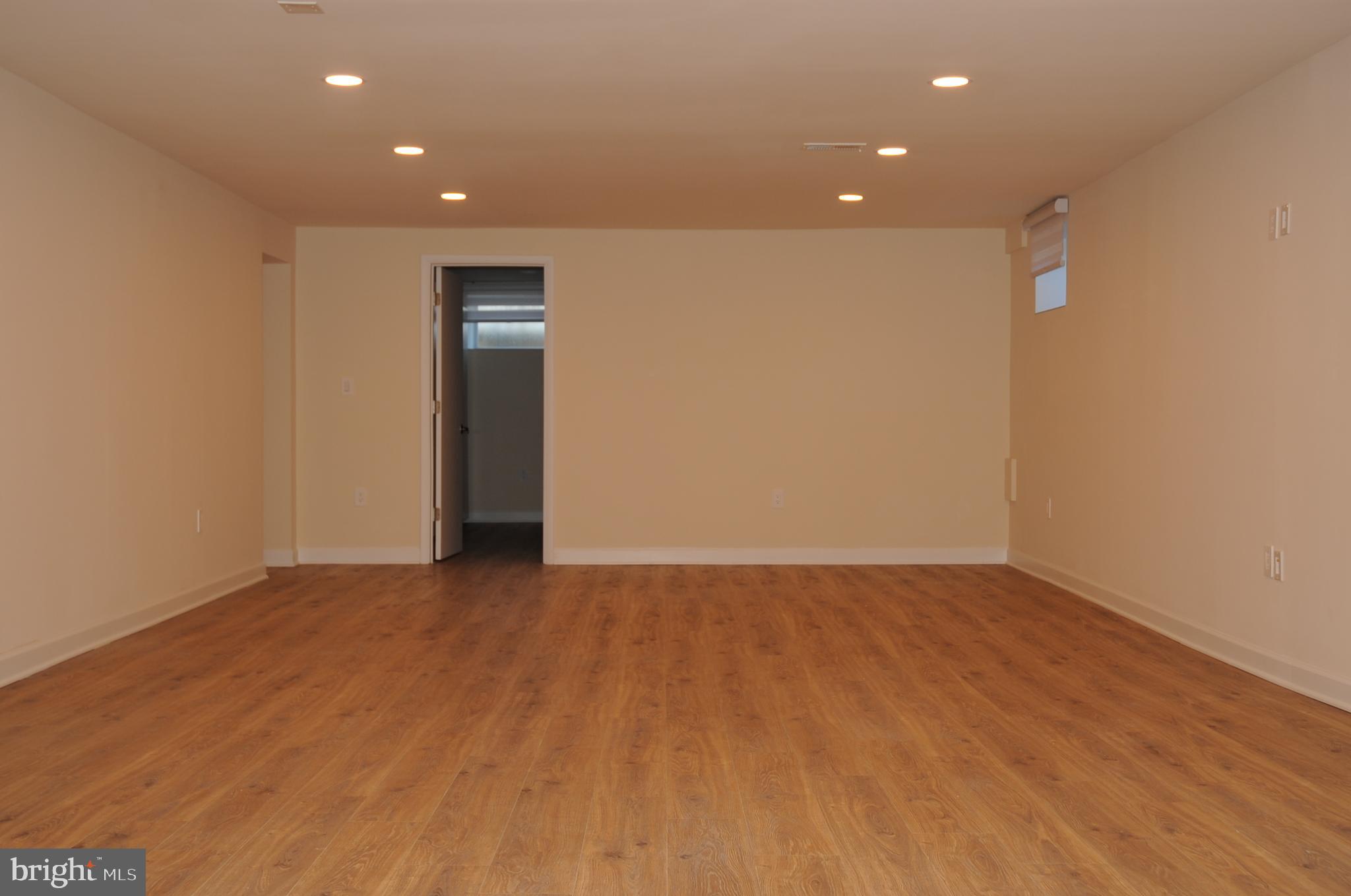 16632 Alden Avenue Gaithersburg, MD 20877 - Photo 39 of 57 TV/Game Room