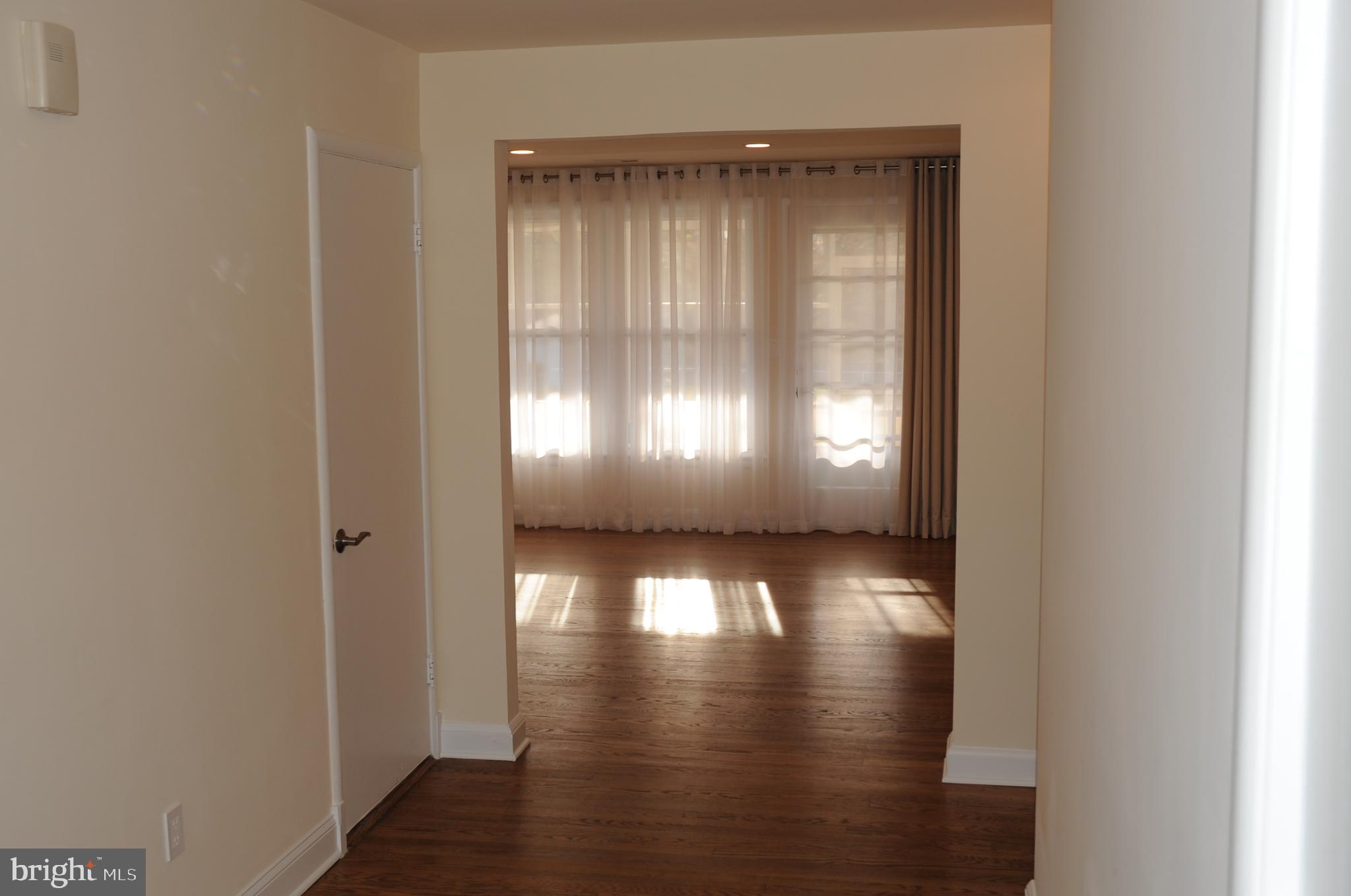 16632 Alden Avenue Gaithersburg, MD 20877 - Photo 9 of 57 Front Hall toward Living room
