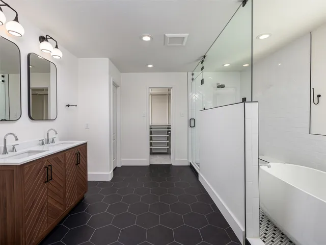 $814,900 | 323 Settlers Home Drive, Cedar Park, TX 78613