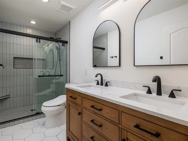 $814,900 | 323 Settlers Home Drive, Cedar Park, TX 78613