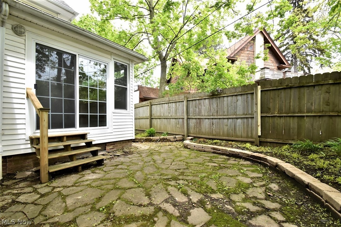 3155 Huntington Road Cleveland, OH 44120 - Photo 14 of 20