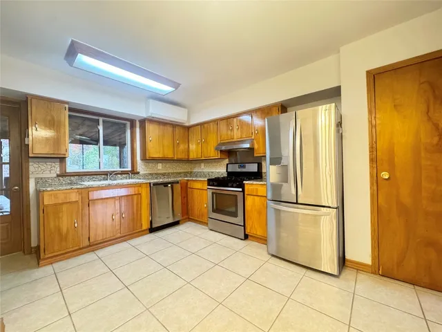 $1,350 | 300 Rano Boulevard, Unit 6, Vestal, NY 13850