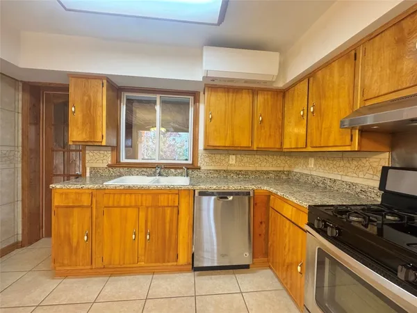 $1,350 | 300 Rano Boulevard, Unit 6, Vestal, NY 13850