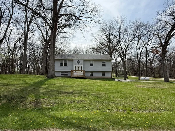 $224,999 | 2 Acapulco Drive, Putnam, IL 61560