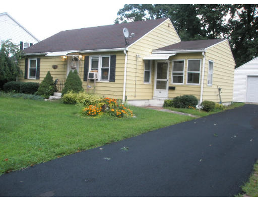44 Upton Street Springfield, MA 01104 - Photo 2 of 8 Gallery Image 2