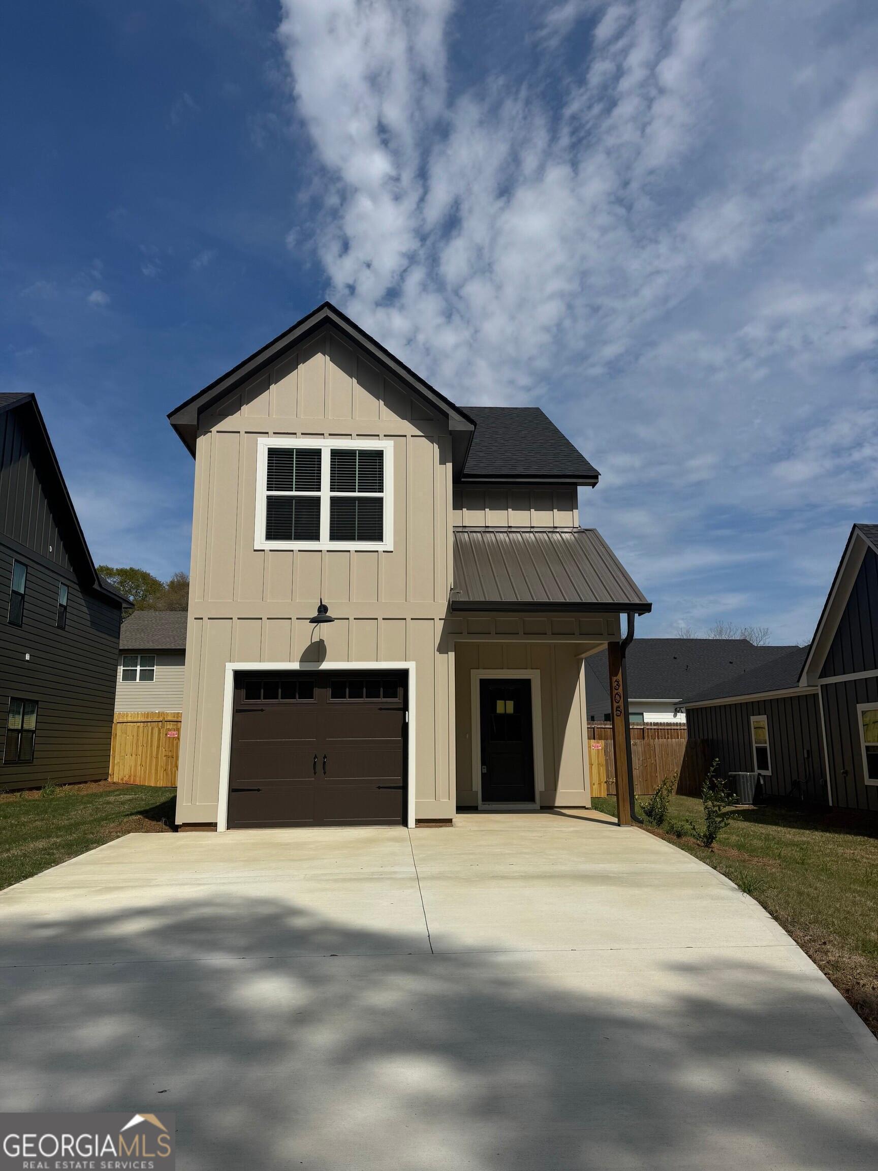 305 Georgia Street West Point, GA 31833 - Photo 2 of 10