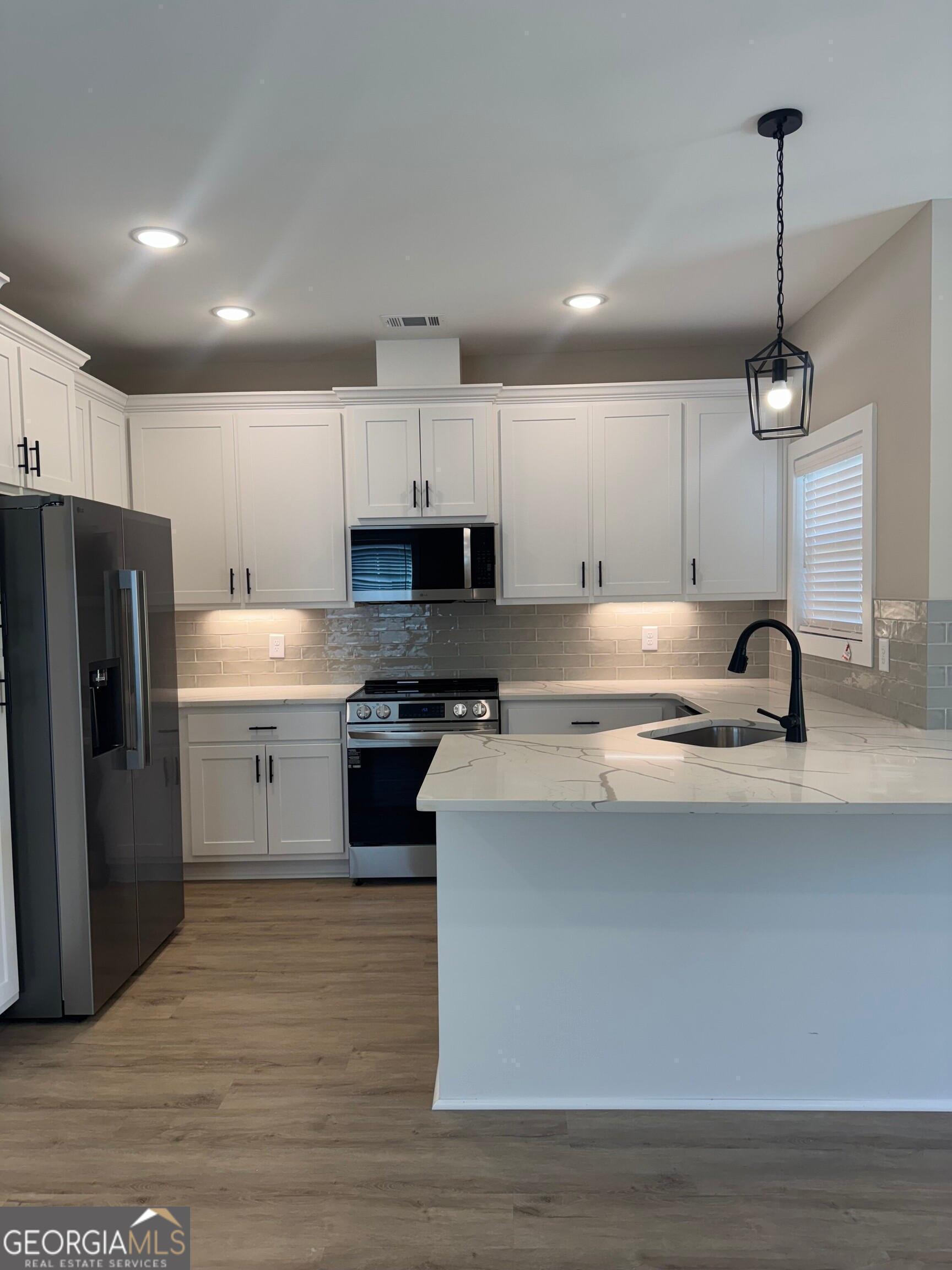 305 Georgia Street West Point, GA 31833 - Photo 4 of 10