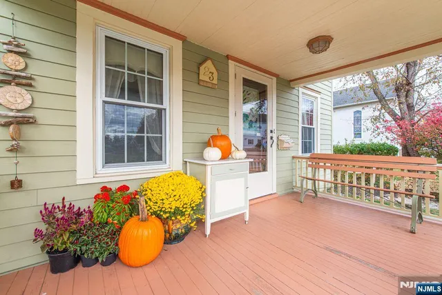 $579,000 | 23 Shuart Lane, Ramsey, NJ 07446