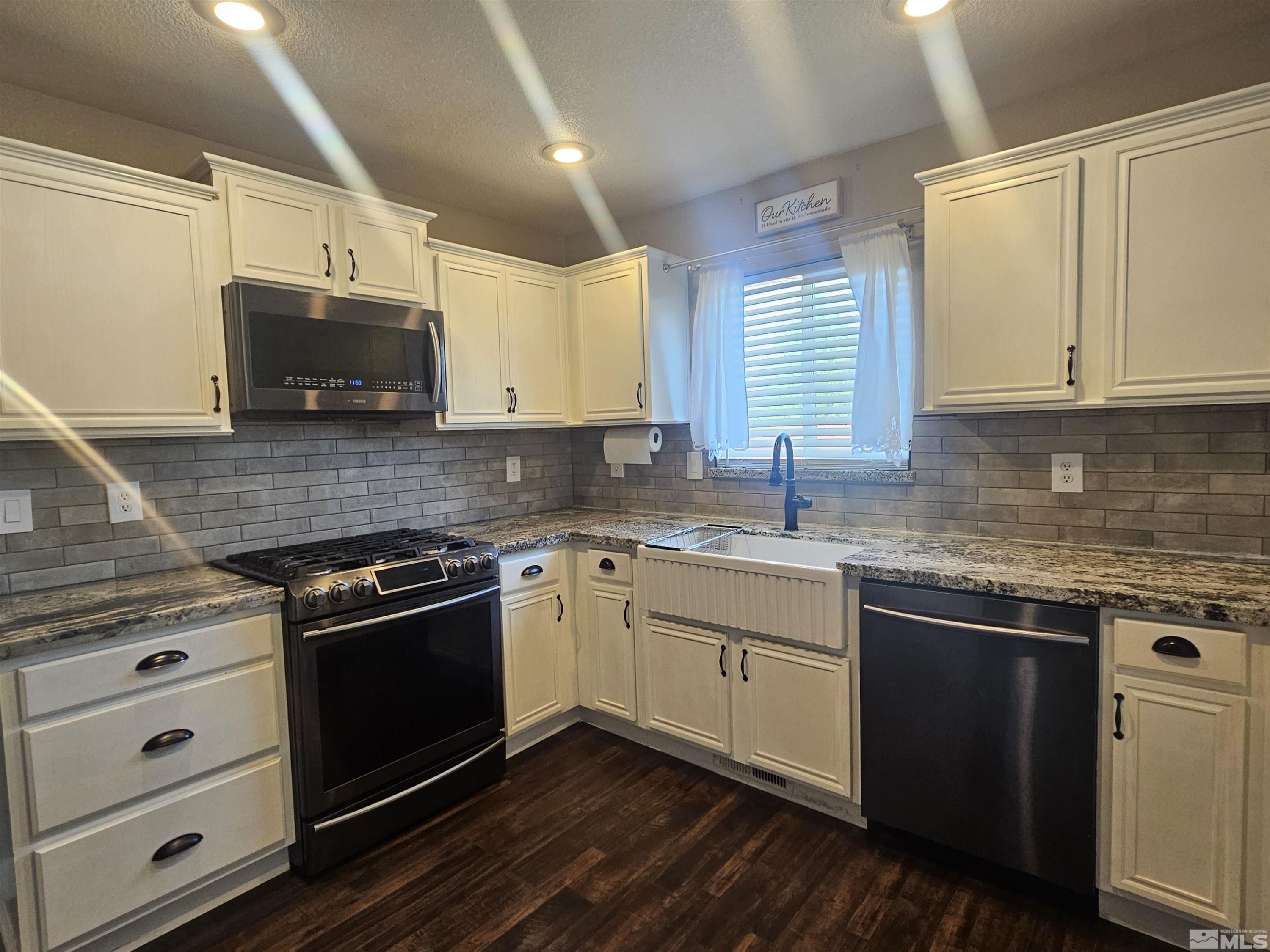 17361 Desert Lake Drive Reno, NV 89508 - Photo 15 of 40 Photo 15