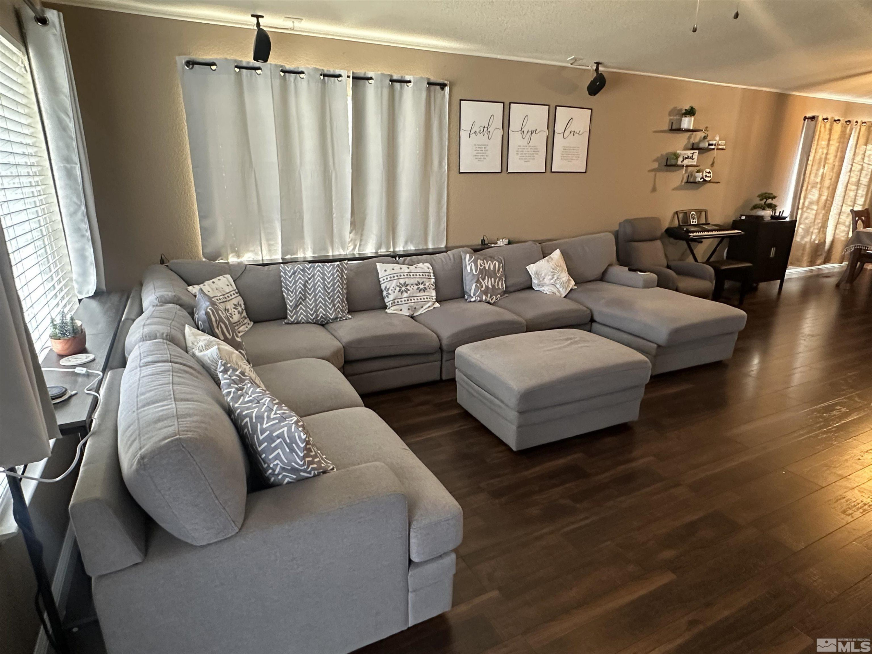 17361 Desert Lake Drive Reno, NV 89508 - Photo 6 of 40 Photo 6