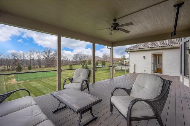 $1,199,000 | 10502 North Willow Avenue, Kansas City, MO 64157