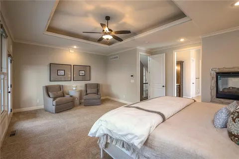 $1,199,000 | 10502 North Willow Avenue, Kansas City, MO 64157