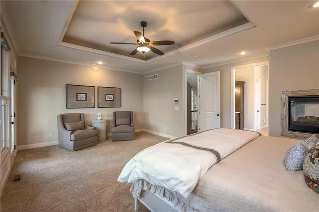 $1,199,000 | 10502 North Willow Avenue, Kansas City, MO 64157