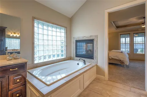 $1,199,000 | 10502 North Willow Avenue, Kansas City, MO 64157