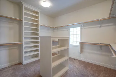 $1,199,000 | 10502 North Willow Avenue, Kansas City, MO 64157