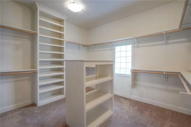 $1,199,000 | 10502 North Willow Avenue, Kansas City, MO 64157