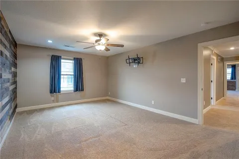 $1,199,000 | 10502 North Willow Avenue, Kansas City, MO 64157