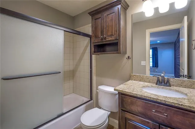 $1,199,000 | 10502 North Willow Avenue, Kansas City, MO 64157