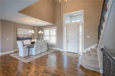 $1,199,000 | 10502 North Willow Avenue, Kansas City, MO 64157