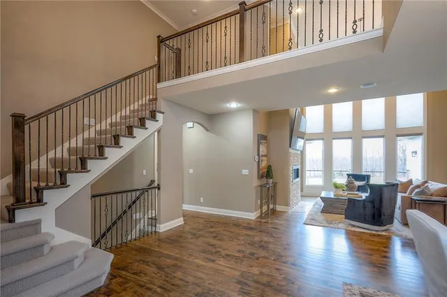 $1,199,000 | 10502 North Willow Avenue, Kansas City, MO 64157