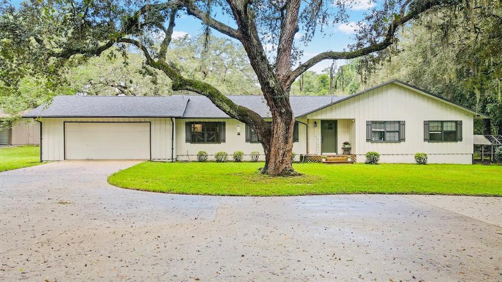 10245 East Trails End Road Floral City, FL 34436 - Photo 1 of 44
