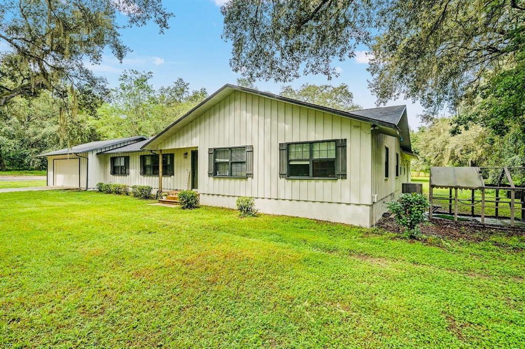 10245 East Trails End Road Floral City, FL 34436 - Photo 2 of 44
