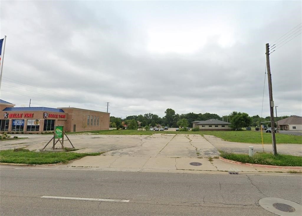 640 East Pershing Road Decatur, IL 62526 - Photo 5 of 8