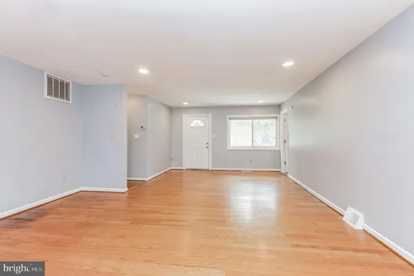 $4,000 | 13905 Parkland Drive, Rockville, MD 20853