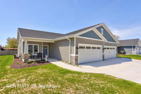 $349,900 | 4092 Woodburn Court, Saginaw, MI 48603