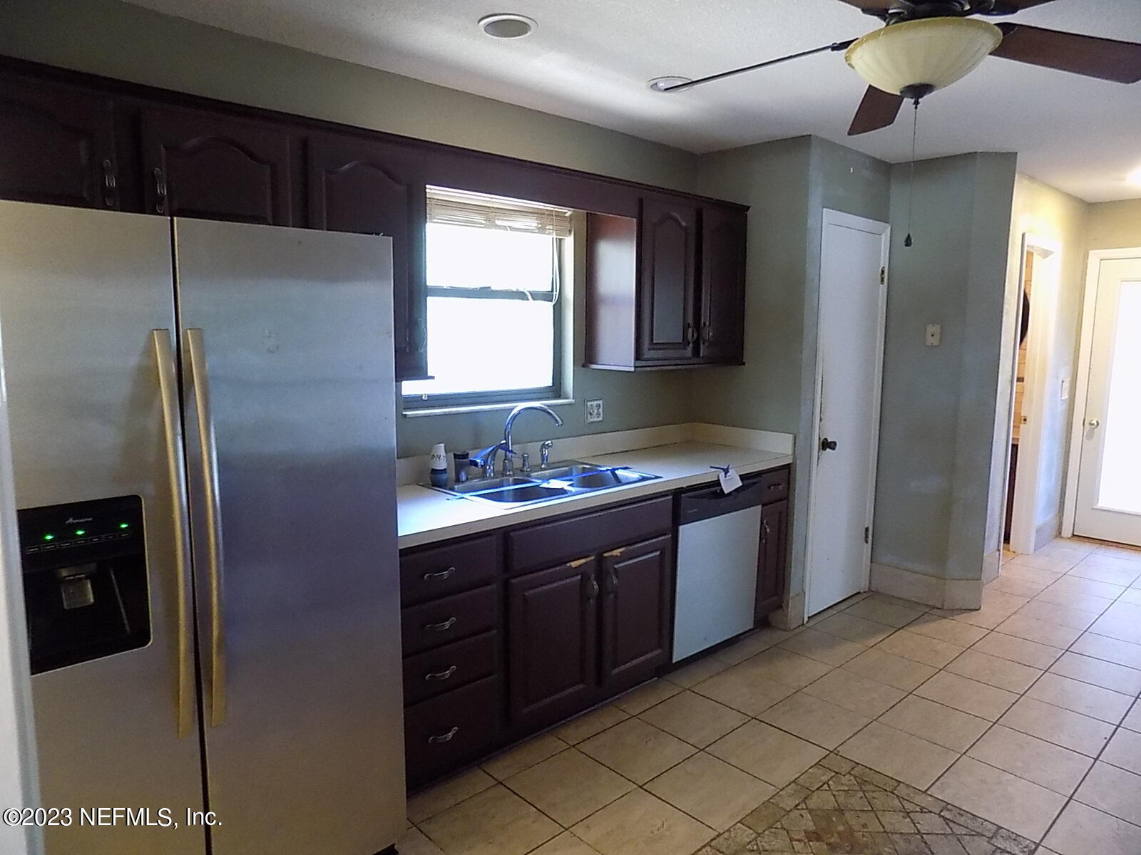 946 Maple Ridge Court Orange Park, FL 32065 - Photo 11 of 38 Kitchen - view 3