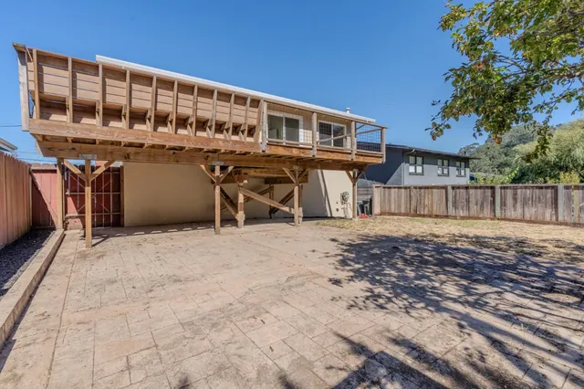 $4,500 | 820 Edgemar Avenue, Unit UPSTAIRS, Pacifica, CA 94044