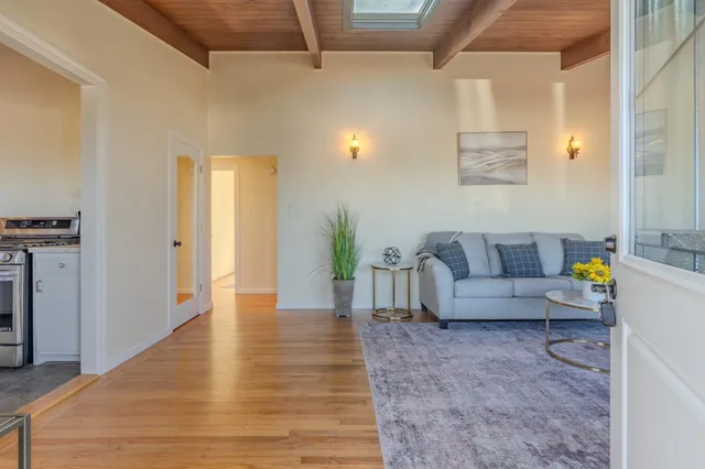 $4,500 | 820 Edgemar Avenue, Unit UPSTAIRS, Pacifica, CA 94044