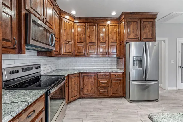 $543,000 | 130 Elk Cove, Stephenville, TX 76401