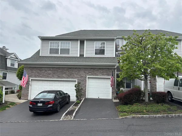 $650,000 | 126 Hudson Pointe Drive, Poughkeepsie, NY 12601