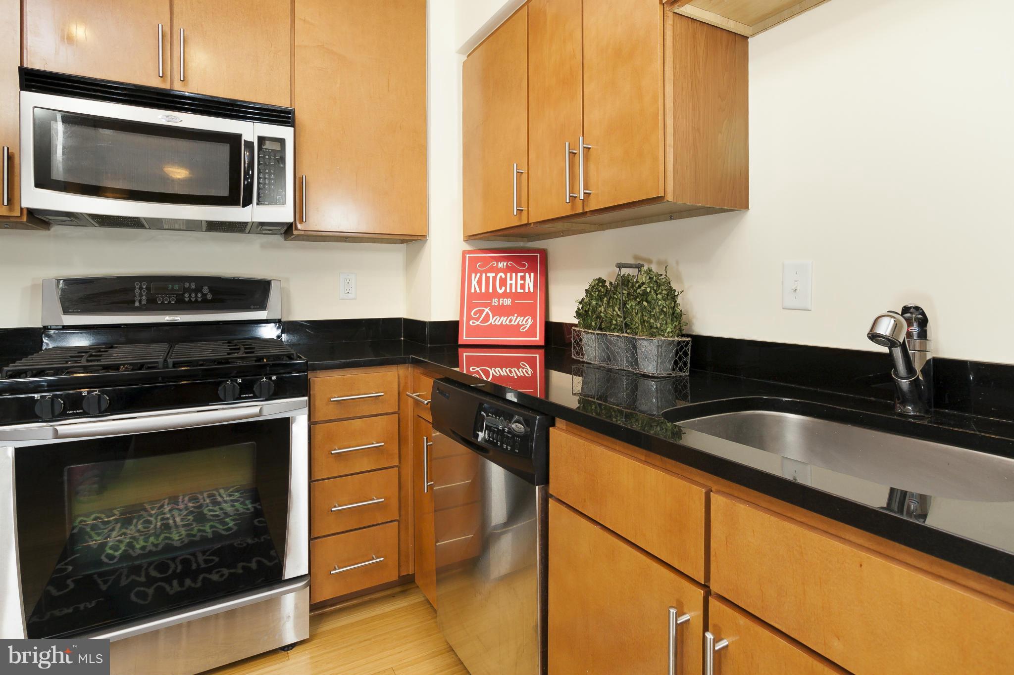 915 E Street Northwest, Unit 714 Washington, DC 20004 - Photo 19 of 30 Kitchen