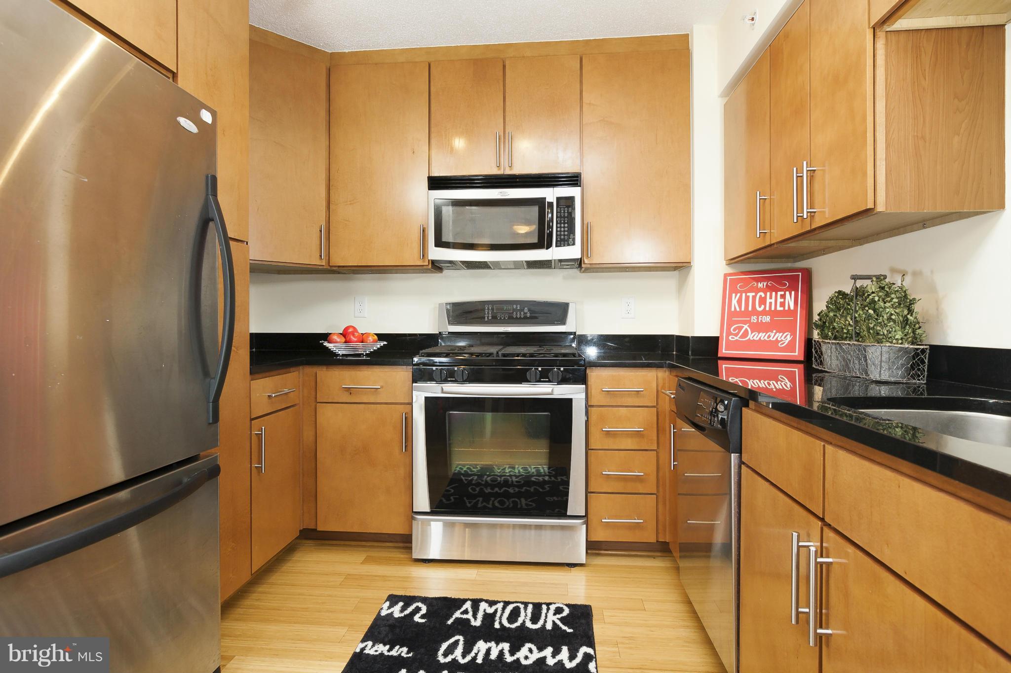 915 E Street Northwest, Unit 714 Washington, DC 20004 - Photo 21 of 30 Kitchen