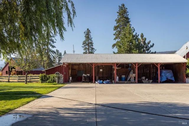 a view of a outdoor space