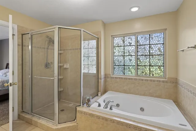 $424,900 | 1698 Brookridge Cir Drive, Lawrenceburg, IN 47025