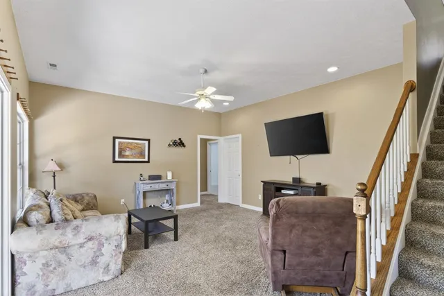 $424,900 | 1698 Brookridge Cir Drive, Lawrenceburg, IN 47025